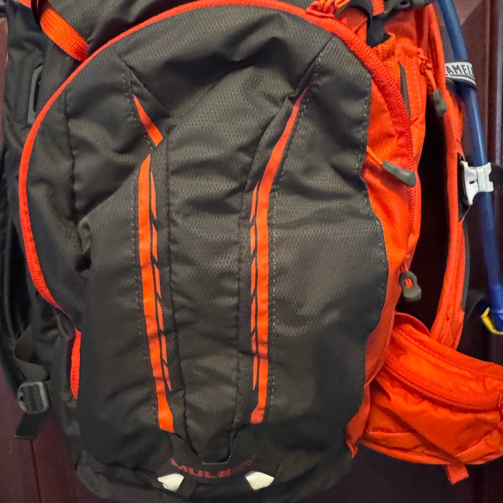 CamelBak Mule XV 3L Hiking Hydration Backpack - Picture 2 of 9